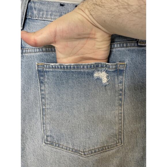 GAP Shorts Womens 16 33 Light Wash High Rise Cheeky Midi Button Fly Distressed - Picture 8 of 11